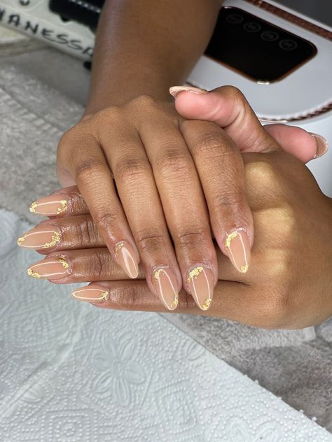 Nude acryic set + gold flakes Gold Flakes Nails, Gold Flake Nails, Natural Almond Nails, White Nails With Gold, Nude Acrylic Nails, Gold Flake, Almond Nails Designs, Almond Shaped, Neutral Nails