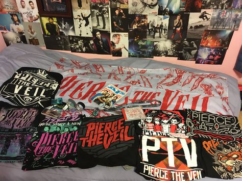 Pierce The Veil Vinyl, Selfish Machines Pierce The Veil, Pierce The Veil Outfits, Selfish Machines, Piece The Veil, Pierce The Veil Fanart, Ptv Merch, Pierce The Veil Merch, Pierce The Veil Concert