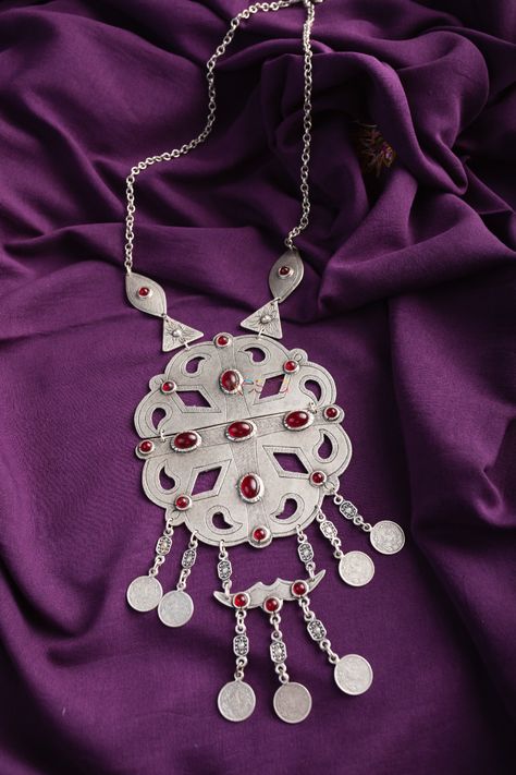 Gorgeous Turkoman Jewellery Style necklace. The jewellery is light in weight and made of German silver with gilit. Turkoman Jewelry, German Silver, Necklace Online, Coin Necklace, Style Necklace, Drop Necklace, Metal Necklaces, Multi Stone, Women Accessories Jewelry