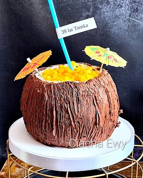 Hawaii Birthday Cake, Hawaiian Theme Cakes, Hawaiian Birthday Cakes, Tropical Birthday Cake, Drink Cake, Hawaii Cake, Moana Birthday Cake, Pina Colada Cake, Hawaiian Cake