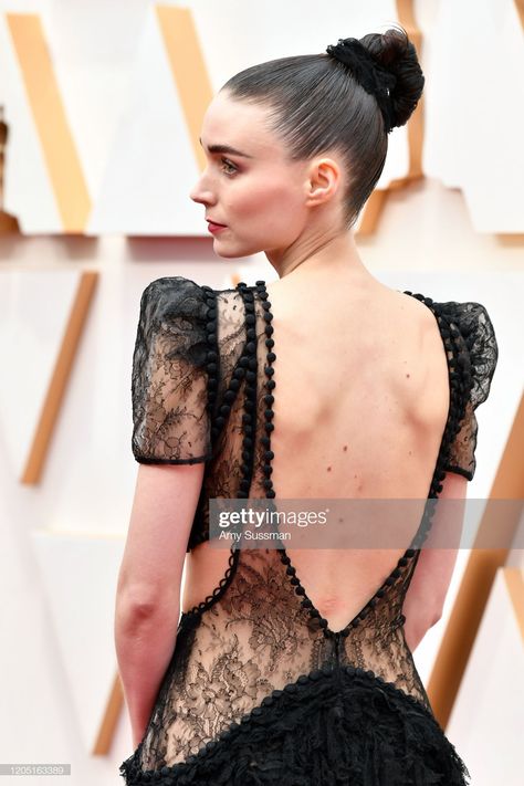 Oscars 2020. Rooney Mara attend to the red carpet in Alexander McQueen dress #Oscars #RooneyMara #Joker Rooney And Kate Mara, Nightmare Alley, Alexander Mcqueen Dress, Oscars 2020, Mcqueen Dress, Kate Mara, Alexander Mcqueen Dresses, Rooney Mara, Lincoln Center