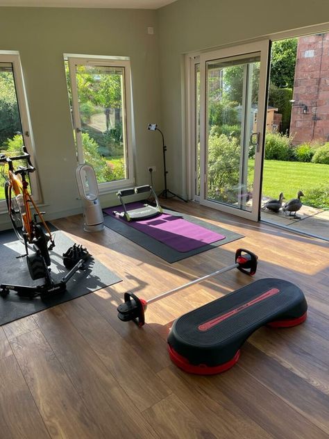 Gym In Home Ideas, Sunroom Gym Ideas, Gym At Home Design, At Home Gym Aesthetic, House Gym Design, Garden Gym Room, Yoga Sunroom, Sunroom Gym, Gym Home Ideas