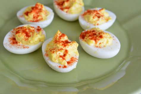 Deviled Eggs Creamy Dijon, Bacon Deviled Eggs, Deviled Eggs Classic, Deviled Eggs Recipe, Mustard Sauce, Vegan Eggs, Vegan Thanksgiving, Vegan Appetizers, Deviled Eggs