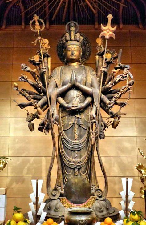 Japanese Temples, Wakayama Japan, Old Temple, Religious Iconography, Japanese Buddhism, Oxford College, Japan Temple, Goddess Of Mercy, Japanese Mythology