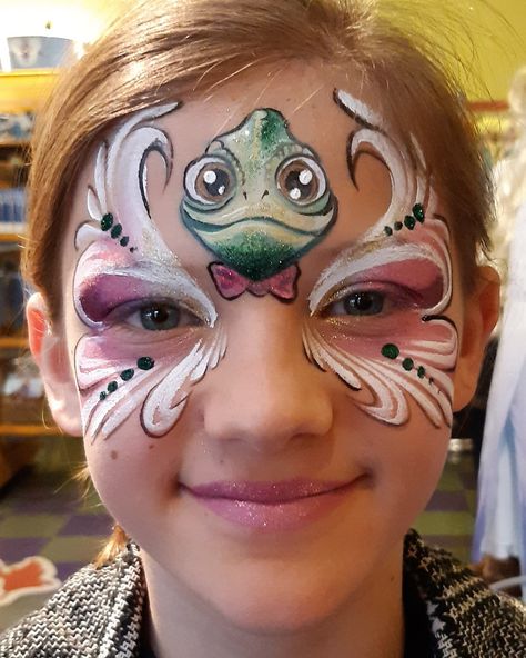 Rapunzel Face Paint, Fancy Mask, Disney Village, R Image, Disney Designs, Facepaint, Disneyland Paris, Face Art, Custom Art