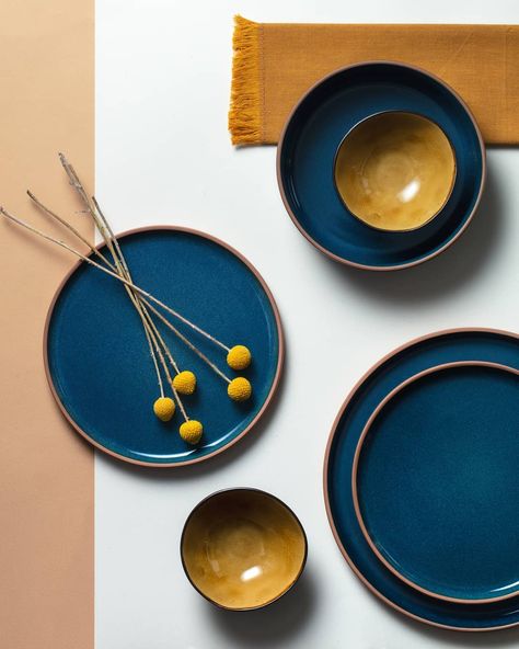 @home - the homeware store on Instagram: “Create the ultimate dining experience for your family and friends by setting the table with your dinnerware using a beautiful contrasting…” Homeware Photography, Dinnerware Photography, Plate Product Photography, Dinnerware Photography Styling, Ceramic Plates Photography, Tableware Photography, Sweet Props, Photographs Ideas, Prop Styling