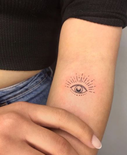 Tiny Tattoo Couple, Tiny Eye Tattoo, Eye And Moon Tattoo, Eye Sun Tattoo, Feminine Chest Tattoo For Women, Eye Tattoo Simple, Simple Eye Tattoo, Third Eye Tattoo Ideas, Intuition Eye Tattoo