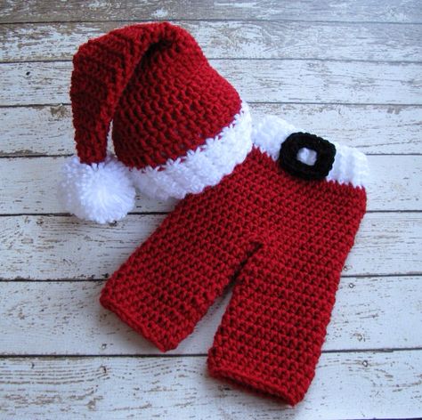 Too cute Cap Photo, Red Santa Hat, Crochet Santa, Santa Outfit, Stocking Cap, Baby Christmas Outfit, Elf Hat, Crochet Blog, Crochet Baby Clothes