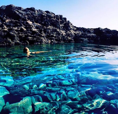 Everyone knows Hawaii is full of beautiful beaches, but few are aware our state is also home to several hidden swimming holes. These little-known tropical oases definitely deserve a spot on your summer travel bucket list. Hawaii Swimming, Hawaiian Travel, Hawaii Destinations, Travel Hawaii, Visit Hawaii, Hawaii Honeymoon, Hawaii Life, Big Island Hawaii, Swimming Holes