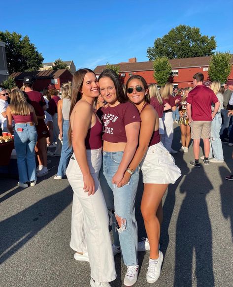 Boston College Outfits, Boston College Game Day Outfit, College Football Outfits, Boston Outfits, College Vision Board, Tulane University, College Of Charleston, University Of Richmond, College List