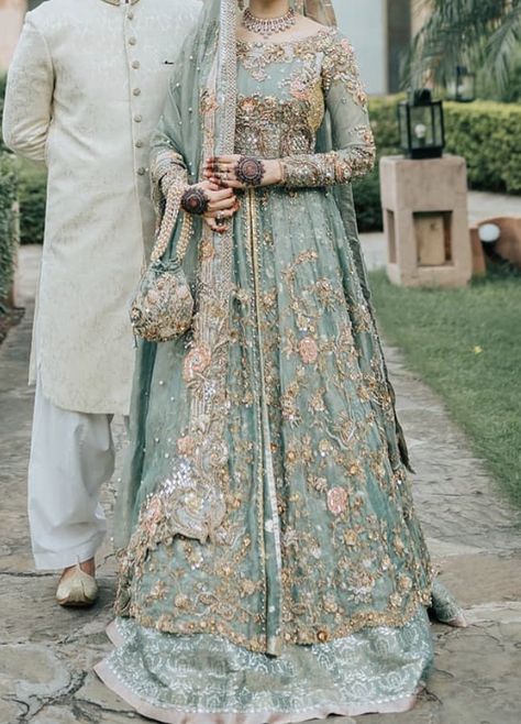 Light Green Nikkah Dress, Green Asian Bridal Dress, Nikkah Colour Theme, Engagement Dress For Girl, Nikkah Bride Dress, Walima Dresses, Modern Bridal Dress, Desi Clothing, Brides Sister