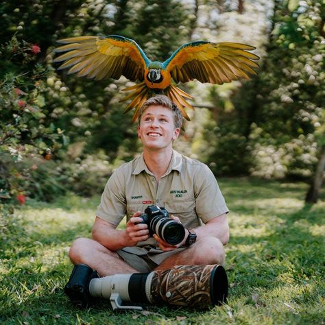 Anthropology Major, Irwin Family, Robert Irwin, Crocodile Hunter, Yearbook Themes, Steve Irwin, Australia Animals, Wildlife Conservation, Zoology