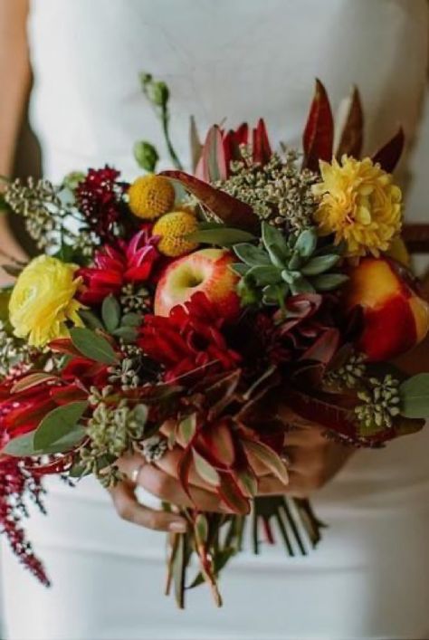 Fall Wedding Bouquets for Autumn Brides – Wedding Estates Apple Orchard Wedding, October Wedding Flowers, Shed Wedding, Apple Wedding, Church Wedding Flowers, Food Bouquet, Stage Wedding, Orchard Wedding, Ideas For Autumn