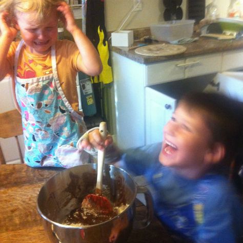 Messy Mom Aesthetic, Baking With Kids Aesthetic, Cooking With Kids Aesthetic, Messy Baking Aesthetic, Cooking Together Aesthetic, Parent Aesthetic, People Baking, Parenting Aesthetic, Parents Aesthetic