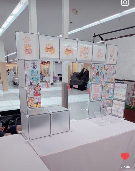 How To Display Stickers At A Craft Show, Artist Ally Booth, Convention Setup, Anime Convention Booth, Artist Alley Display Ideas, Artist Booth, Festival Booth Display, Art Festival Booth, Convention Booth