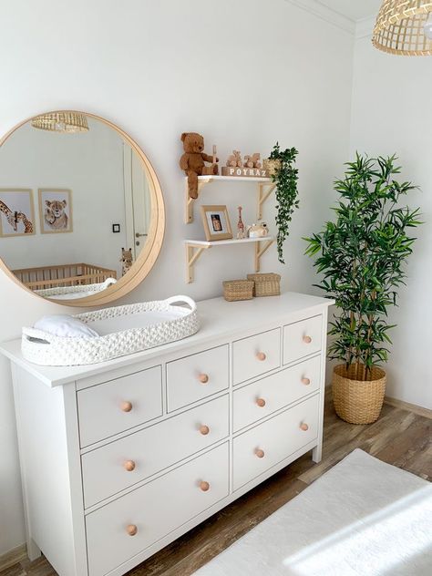 White And Wood Nursery, Timeless Nursery, Boho Baby Nursery, Baby Nursery Inspiration, Baby Room Organization, Baby Room Neutral, Baby Room Themes, Baby Boy Room Decor