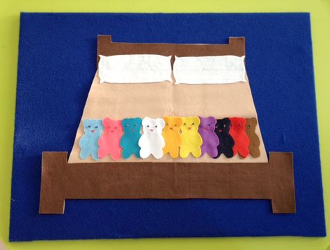 Felt Boards in the Young Learners Classroom - Super Simple Feltboard Ideas, Story Boxes, Rhyming Preschool, Flannel Stories, Preschool Poems, September Preschool, Felt Board Patterns, 5 Little Monkeys, Felt Story