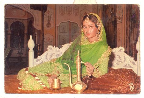 Poonam Dhillon, South Asian Aesthetic, Retro Bollywood, Vintage India, Indian Photoshoot, Vintage Bollywood, Film Inspiration, Asian Bride, Indian Aesthetic