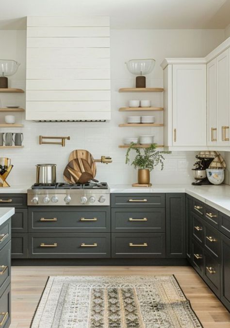 Kitchens With Black Cabinets, Dark Lower Cabinets, Two Toned Kitchen, Two Toned Kitchen Cabinets, Cabinet Color Ideas, White Upper Cabinets, Kitchen Cabinets Color Combination, Kitchen Cabinet Color, Kitchen Colour Combination