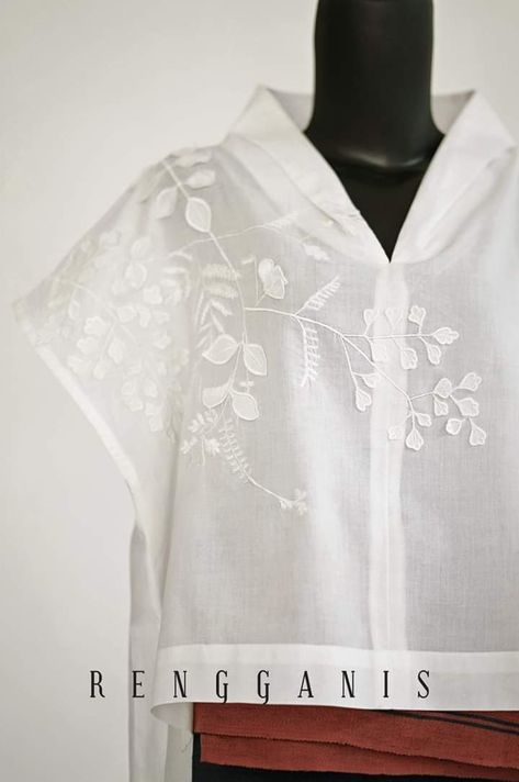 Embroidery Tops For Women, Fancy Shirt, Linen Top Women, Geometric Fashion, Embroidery On Kurtis, Kurti Embroidery Design, Ladies Blouse Designs, Trendy Fashion Tops, Embroidery Designs Fashion