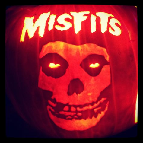 Misfits! Carved on a real pumpkin we grew in our garden. Used a Stoneykjns pattern. 2012 by Wyntersolstice Smashing Pumpkins Pumpkin Carving, Punk Pumpkin Carving, Misfits Pumpkin, Punk Pumpkin, Halloween Pumpkin Carving Stencils, Pumpkin Carving Contest, Pumkin Carving, School Halloween Party, Carving Stencils