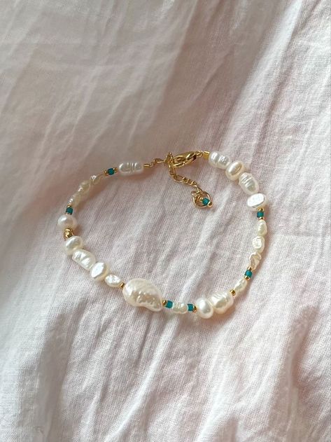 Diy Freshwater Pearl Jewelry, Homemade Pearl Bracelet, Pearl Diy Jewelry, Pearl Bracelet Ideas, Beaded Pearl Bracelets, Beaded Pearl Necklace, Schmuck Diy, Diy Jewelry Necklace, Beaded Necklace Diy