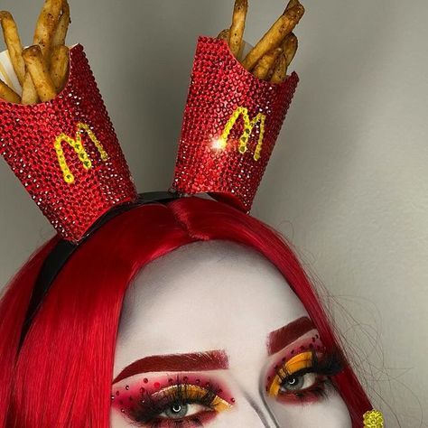 Dress Code Halloween Costumes, Mcdonalds Costume Halloween, Mcdonald’s Halloween, Female Ronald Mcdonald, Ronald Mcdonald Costume Women, Creepy Ronald Mcdonald, Ronald Mcdonald Makeup, Mcdonalds Costume, Halloween Mcdonalds