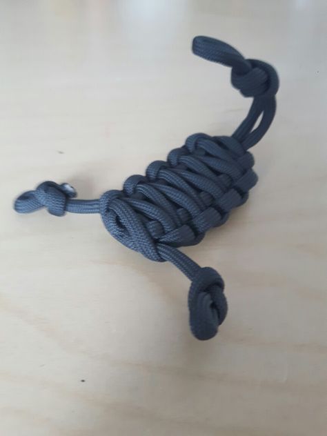 Paracord scorpion idea Paracord Scorpion, Knots Diy, Nautical Decor, Paracord, Scorpion, Rope Bracelet, Nautical, Quick Saves