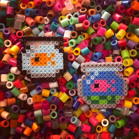 Mini perler bead fishbowls What To Make With Perler Beads, Small Perler Beads, Kawaii Perler Bead Patterns, Mini Perler Beads Ideas, Tiny Perler Bead Patterns, Mini Perler Bead Patterns, Small Perler Beads Ideas, Mini Perler Beads, Minecraft Pattern