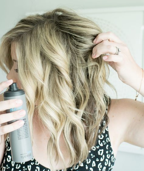 How to WIN the battle with Humidity – The Small Things Blog Humidity Control For Hair, Hairstyles For Heat, Undercut Braid, Humidity Hair, The Small Things Blog, Straightening Hair, Blow Hair, Small Things Blog, Texas Hair