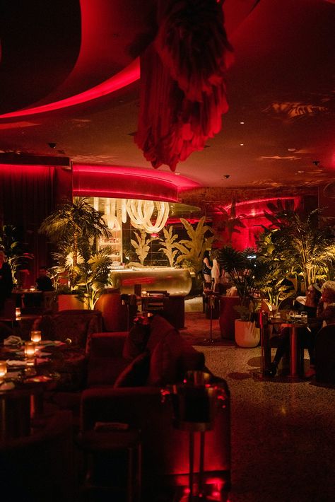 Las Vegas Party Aesthetic, 27th Birthday Theme, Hollywood Interior Design, Casino Fashion, Vegas Bars, Vegas Gambling, Vegas Aesthetic, Vegas Clubs, Las Vegas Gambling