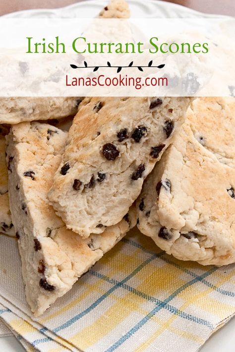 Irish Scones Recipe, Currant Scones, Currant Recipes, Irish Scones, Irish Tea, Scones Recipe Easy, Cream Scones, Allergy Free Recipes, Irish Recipes