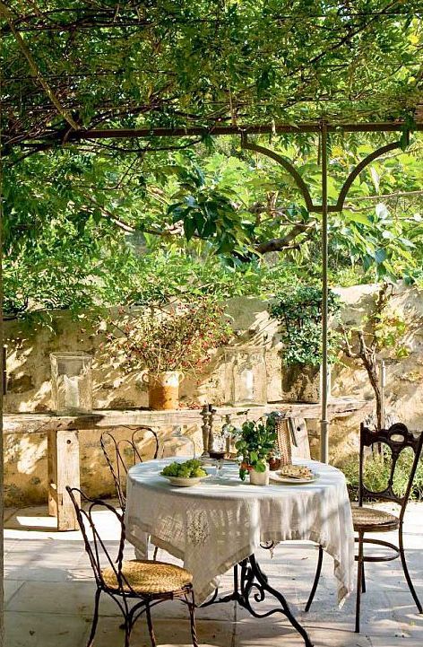 http://www.digsdigs.com/34-refined-provence-inspired-terrace-decor-ideas/ Olive Orchard, Covered Terrace, Living Garden, Terrace Decor, Outdoor Dining Room, Magic Garden, Outside Patio, Style Cottage, French Garden