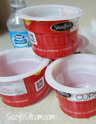 Reuse Yogurt Containers, Yogurt Container Crafts, Oatmeal Container Crafts, Yogurt Container, Upcycle Crafts, Plastic Food Containers, Apartment Patio, Dyi Projects, Diy Recycle