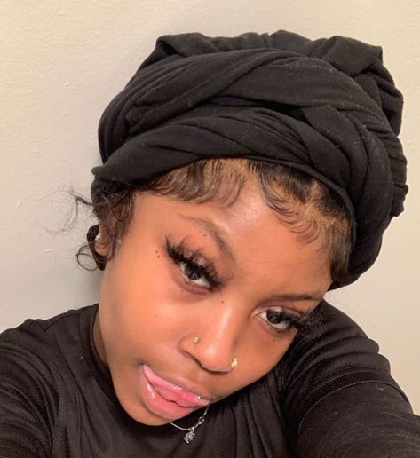 Headwrap Hairstyles, Hair Styles Black, Head Wrap Styles, Hair Wrap Scarf, Hair Scarf Styles, Mode Turban, Nose Studs, Hair Wraps, Locs Hairstyles