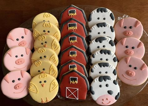 Pig Sugar Cookies, Royal Cookies, Farm Cookies, Pig Cookies, Farm Animals Birthday Party, Twins Birthday, Farm Animal Birthday, Animals Birthday, Animal Birthday Party