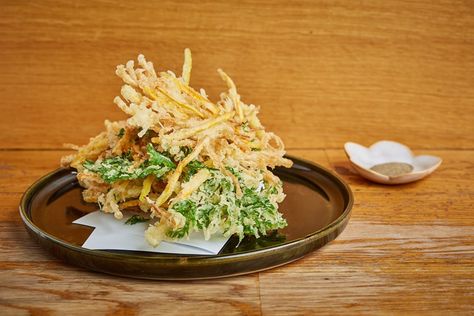 Shuko Oda's tempura recipe is super versatile – she uses a mixture of carrot, enoki mushrooms and shungiku greens, but you can use any veg you like as long as they aren't too watery. Kakiage Tempura, Sous Vide Vegetables, Tempura Recipe, Enoki Mushrooms, Asian Appetizers, Great British Chefs, Fine Dining Recipes, Japanese Recipes, Carrot Recipes