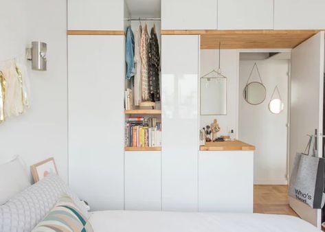 10 idées d'aménagements de dressing dans petite chambre Mini House, Interior Details, Loft Bed, Sweet Home, Interior Design, Bedroom, Bed, Furniture, Home Decor