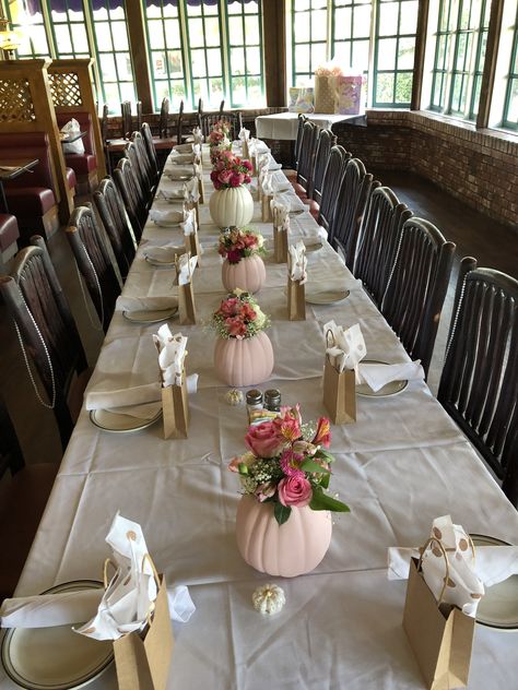 Pink Pumpkin Bridal Shower Ideas, Pumpkin Shower Centerpiece, Pink Pumpkin Dessert Table, Fall Baby Shower Tables, Pumpkin Gender Reveal Centerpieces, Fall Baby Shower Centerpiece Ideas, Pumpkin Theme Centerpieces, Little Pumpkin Baby Shower Table Decor, Baby Shower Fall Centerpieces