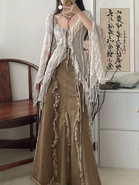 Casual Ethereal Essence, Ethereal Clothing Casual, Ethereal Fashion Casual, Ethereal Outfit Casual, Ethereal Essence, Looks Pinterest, Earthy Outfits, Patterns Sewing, Swaggy Outfits