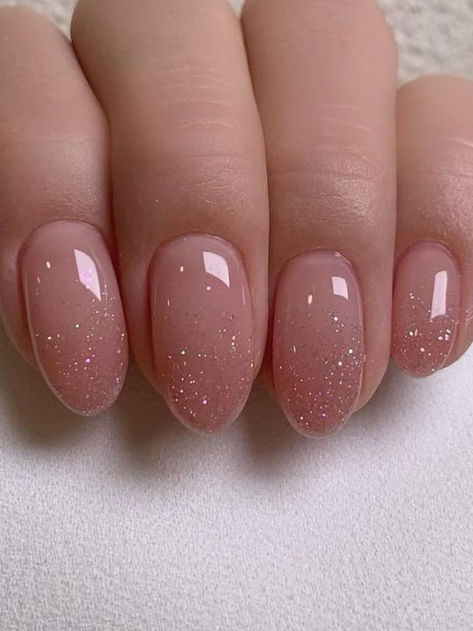 Korean glitter nails: nude glitter ombre Shimmery Nails Sparkle, Simple Wedding Nails Dip, Korean Sns Nails, Subtle Pink Glitter Nails, Simple Nails New Years, Dip Nail Styles, New Years Simple Nails, French Nail Ideas Classy, Short Nails Inspiration Simple Elegant