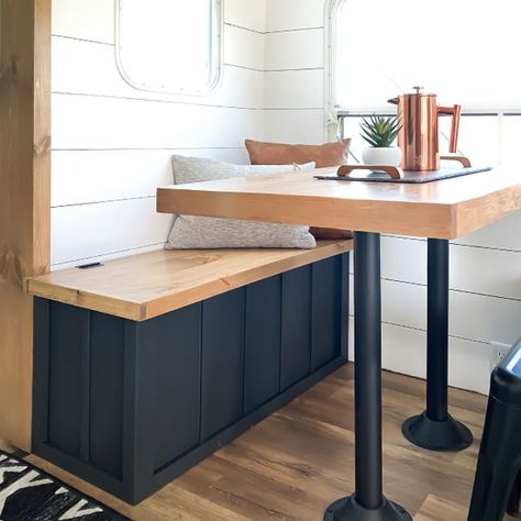 Diy Camper Storage, Dinette Storage, Husbil Makeover, Casa Rock, Diy Farmhouse Table Plans, Camper Vintage, Trailer Renovation, Farmhouse Table Plans, Rv Interior Remodel