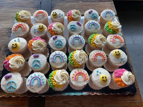 Preppy Cupcakes, Teen Cupcakes, Preppy Party, Sleepover Birthday Parties, Cute Birthday Ideas, Creative Cupcakes, Easy Birthday, Rose Cupcakes, Birthday Party Activities