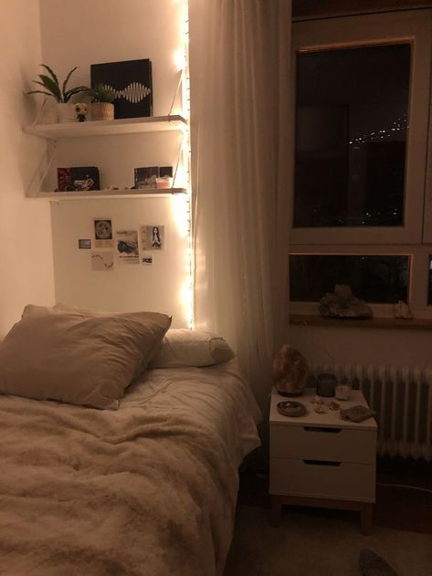 Cosy Room, Pinterest Room Decor, Redecorate Bedroom, Cozy Room Decor, Minimalist Room, Dreamy Room, Room Design Bedroom, Room Makeover Bedroom, Dream Room Inspiration