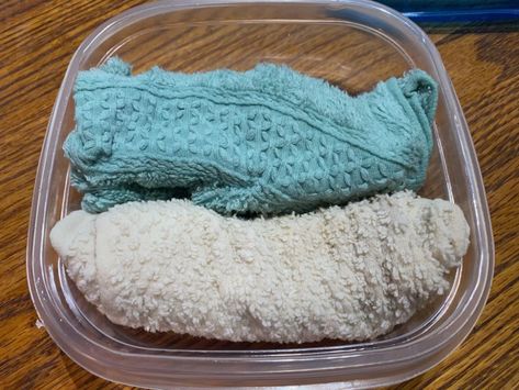 Fold and Roll the Washcloths Eucalyptus Towels, Diy Eucalyptus, Oil Image, Cold Towels, Small Storage Containers, Essential Oils For Colds, Millennial Mom, Lorelai Gilmore, Wash Cloths