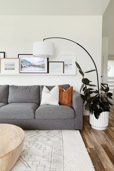 Gray Couch, Grey Couch, Grey Couch Living Room, Interior Modern, Living Room Decor Apartment, Living Room Inspo, Living Room Grey, Living Room Style, Couches Living Room