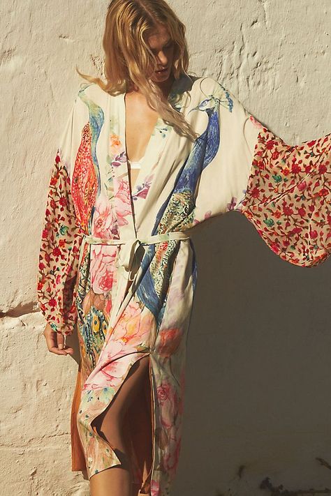 Aratta Bird Long Printed Robe Cute Robes For Women, Kimono Photoshoot, Palm Royale, Kimono Lingerie, Feminine Clothing, Weekend Fashion, Anthropologie Clothing, Mode Kimono, Honeymoon Lingerie