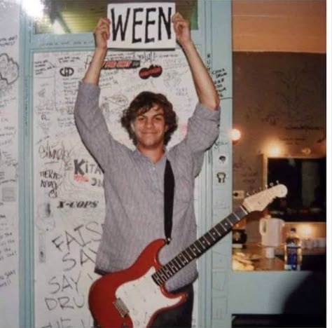 Dean Ween, Dean Lewis, Seattle Grunge, Home Recording Studio Setup, Relatable Aesthetic, Recording Studio Setup, Concert Makeup, Spotify Playlist Cover, Home Recording Studio