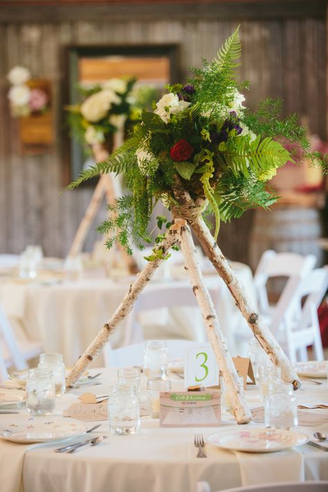 Mountain Chic, Expensive Flowers, Montana Ranch, Simple Wedding Flowers, Unique Wedding Flowers, Unique Centerpieces, Montana Wedding, Estilo Boho Chic, Flower Centerpieces Wedding