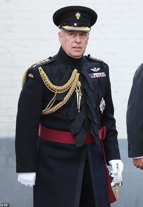 Grenadier Guards, Teddy Bear Collection, Sarah Ferguson, Duchess Of York, Duke Of York, Isabel Ii, Prince Andrew, Prince Charles, Military Uniform